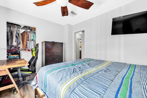 Villa ou maison à vendre à Hollywood, Floride: 4 chambres, 237.46 m2 № 1950096 - photo 28