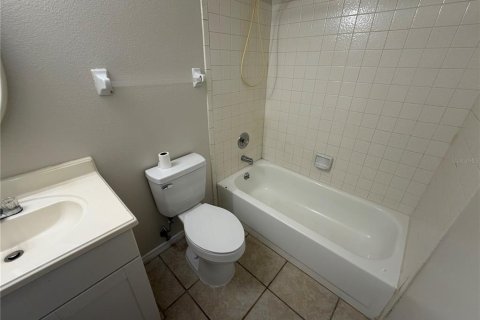 House in Ocala, Florida 3 bedrooms, 104.79 sq.m. № 2197512 - photo 14
