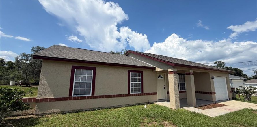 House in Ocala, Florida 3 bedrooms, 104.79 sq.m. № 2197512