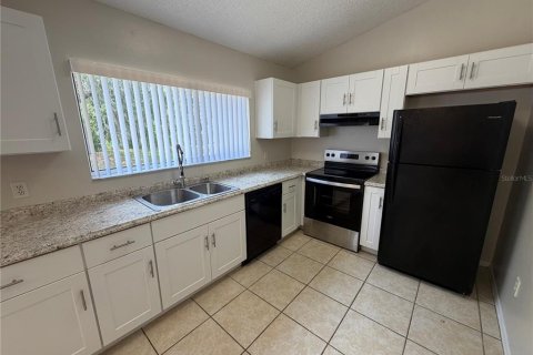 House in Ocala, Florida 3 bedrooms, 104.79 sq.m. № 2197512 - photo 8