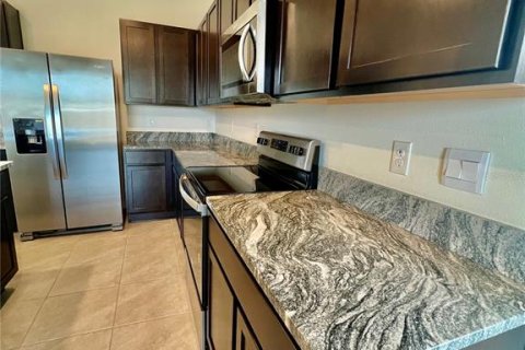Townhouse in Wesley Chapel, Florida 3 bedrooms, 163.32 sq.m. № 2217072 - photo 6