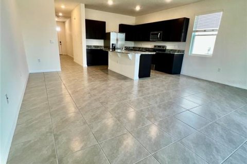 Townhouse in Wesley Chapel, Florida 3 bedrooms, 163.32 sq.m. № 2217072 - photo 8