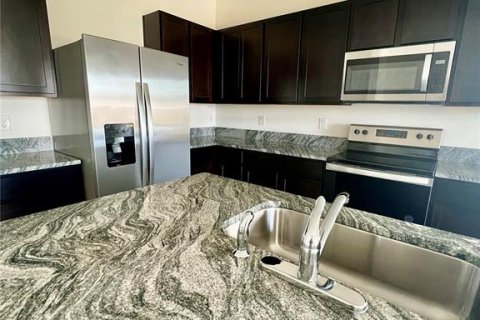 Townhouse in Wesley Chapel, Florida 3 bedrooms, 163.32 sq.m. № 2217072 - photo 7