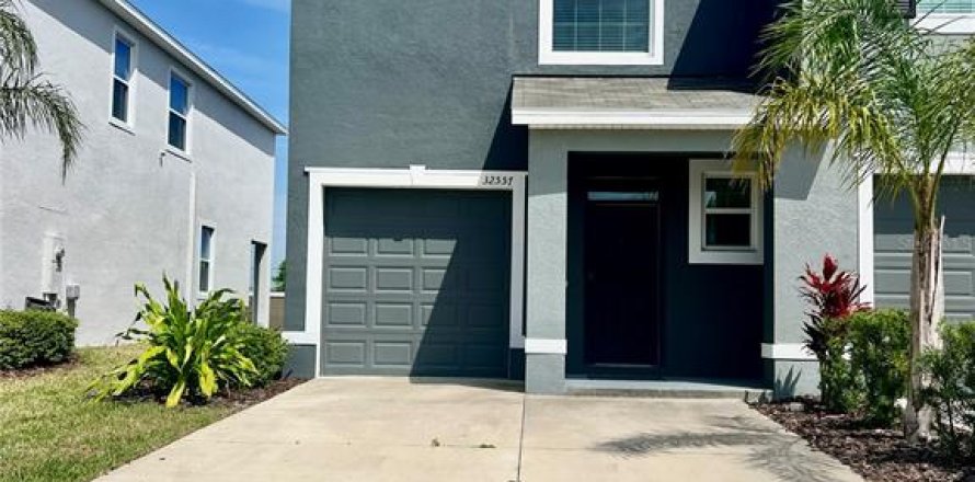 Townhouse in Wesley Chapel, Florida 3 bedrooms, 163.32 sq.m. № 2217072