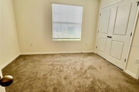 Townhouse in Wesley Chapel, Florida 3 bedrooms, 163.32 sq.m. № 2217072 - photo 12