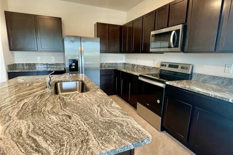 Townhouse in Wesley Chapel, Florida 3 bedrooms, 163.32 sq.m. № 2217072 - photo 5