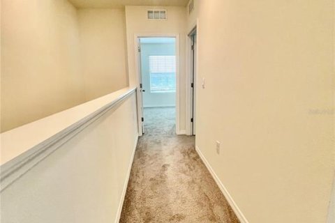 Townhouse in Wesley Chapel, Florida 3 bedrooms, 163.32 sq.m. № 2217072 - photo 11
