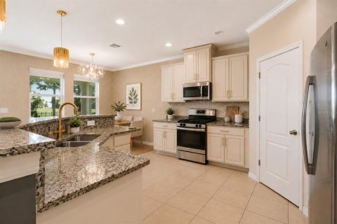 House in DeLand, Florida 4 bedrooms, 222.5 sq.m. № 2203214 - photo 12