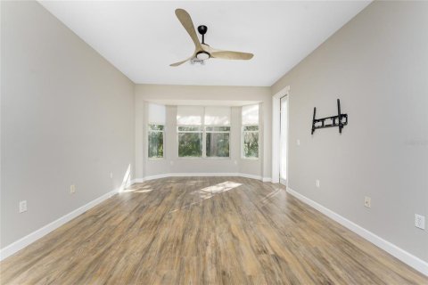 House in North Fort Myers, Florida 3 bedrooms, 186.36 sq.m. № 1510557 - photo 10