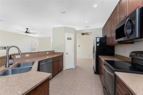 House in North Fort Myers, Florida 3 bedrooms, 186.36 sq.m. № 1510557 - photo 18