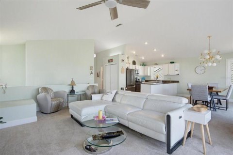 Villa ou maison à vendre à Flagler Beach, Floride: 3 chambres, 182.83 m2 № 2330362 - photo 15