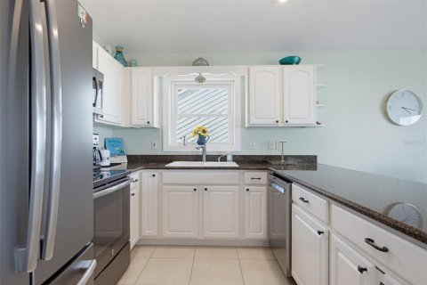 Villa ou maison à vendre à Flagler Beach, Floride: 3 chambres, 182.83 m2 № 2330362 - photo 11