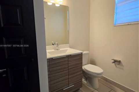 Townhouse in Miami Lakes, Florida 3 bedrooms, 161.93 sq.m. № 1948441 - photo 19