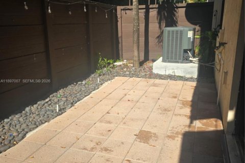 Townhouse in Miami Lakes, Florida 3 bedrooms, 161.93 sq.m. № 1948441 - photo 14