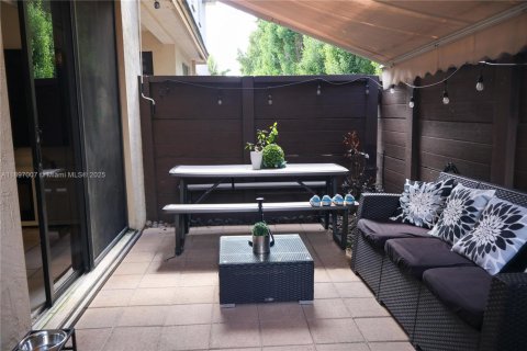 Townhouse in Miami Lakes, Florida 3 bedrooms, 161.93 sq.m. № 1948441 - photo 7