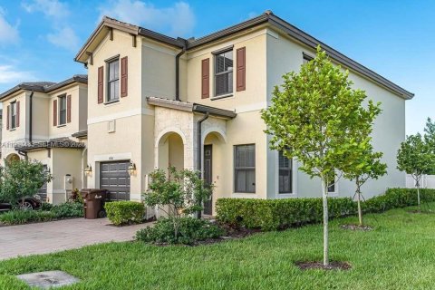Touwnhouse à Hialeah, Floride 4 chambres, 177.81 m2 № 2153549