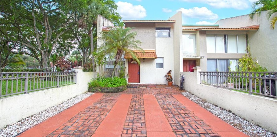 Таунхаус в Плантация, Флорида 2 спальни, 144м2 № 1928971