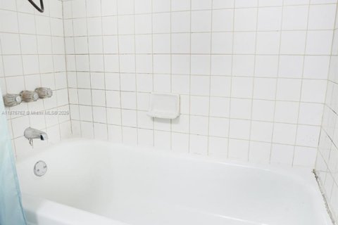 Купить таунхаус в Плантация, Флорида 2 спальни, 144м2, № 1928971 - фото 26