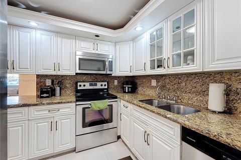 Condominio en venta en Hallandale Beach, Florida, 2 dormitorios, 87.79 m2 № 1704394 - foto 6