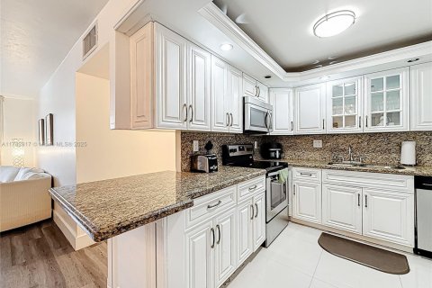 Condominio en venta en Hallandale Beach, Florida, 2 dormitorios, 87.79 m2 № 1704394 - foto 5
