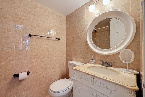 Condominio en venta en Hallandale Beach, Florida, 2 dormitorios, 87.79 m2 № 1704394 - foto 14