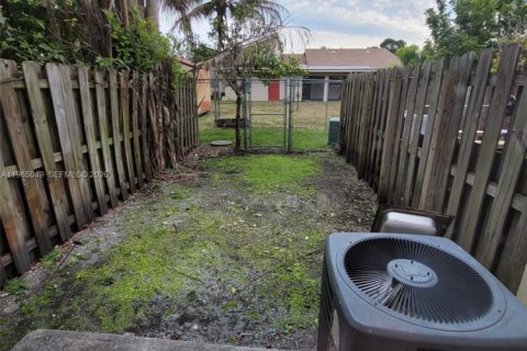 Adosado en alquiler en Miami, Florida, 2 dormitorios, 125.23 m2 № 2026374 - foto 10