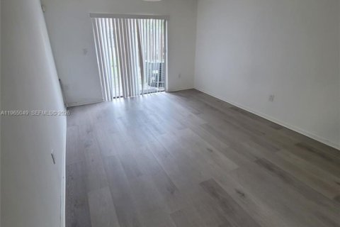 Adosado en alquiler en Miami, Florida, 2 dormitorios, 125.23 m2 № 2026374 - foto 9