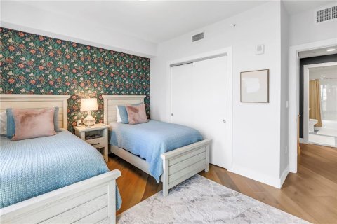 Condo in Saint Petersburg, Florida, 2 bedrooms  № 2394101 - photo 25