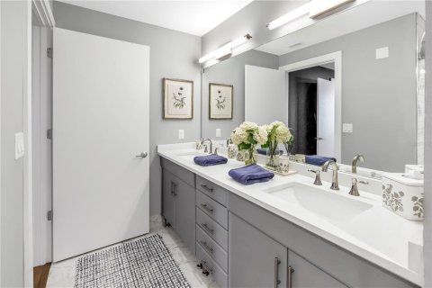 Condo in Saint Petersburg, Florida, 2 bedrooms  № 2394101 - photo 22