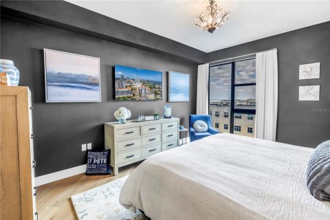 Condo in Saint Petersburg, Florida, 2 bedrooms  № 2394101 - photo 15