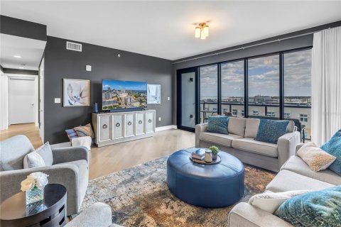 Condo in Saint Petersburg, Florida, 2 bedrooms  № 2394101 - photo 7
