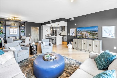 Condo in Saint Petersburg, Florida, 2 bedrooms  № 2394101 - photo 10