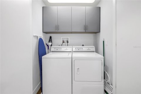 Condo in Saint Petersburg, Florida, 2 bedrooms  № 2394101 - photo 14