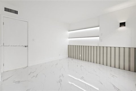 Condominio en venta en Fort Lauderdale, Florida, 1 dormitorio, 55.74 m2 № 1862266 - foto 18