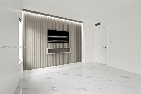 Condominio en venta en Fort Lauderdale, Florida, 1 dormitorio, 55.74 m2 № 1862266 - foto 13