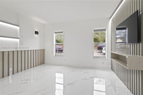 Condominio en venta en Fort Lauderdale, Florida, 1 dormitorio, 55.74 m2 № 1862266 - foto 12
