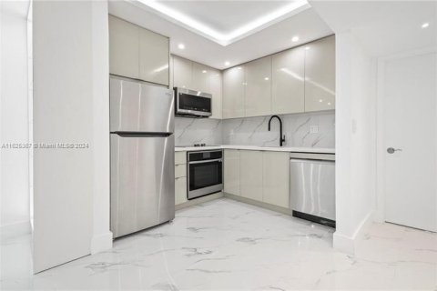 Condominio en venta en Fort Lauderdale, Florida, 1 dormitorio, 55.74 m2 № 1862266 - foto 1