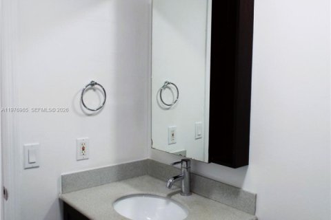 Villa ou maison à louer à Miami, Floride: 3 chambres, 127.46 m2 № 2041011 - photo 21