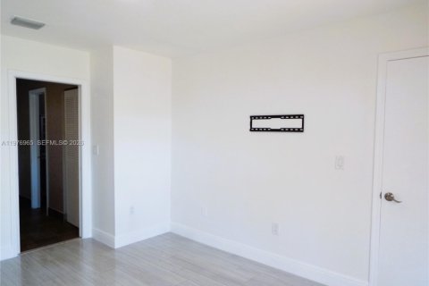 Villa ou maison à louer à Miami, Floride: 3 chambres, 127.46 m2 № 2041011 - photo 23