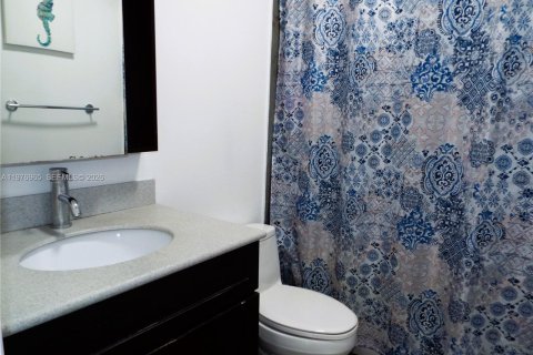 Villa ou maison à louer à Miami, Floride: 3 chambres, 127.46 m2 № 2041011 - photo 19