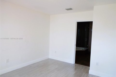 Villa ou maison à louer à Miami, Floride: 3 chambres, 127.46 m2 № 2041011 - photo 24
