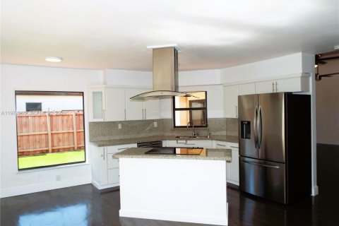 Villa ou maison à louer à Miami, Floride: 3 chambres, 127.46 m2 № 2041011 - photo 9