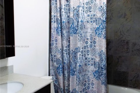 Villa ou maison à louer à Miami, Floride: 3 chambres, 127.46 m2 № 2041011 - photo 20