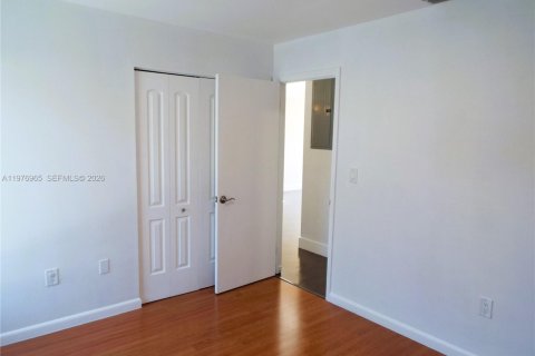 Villa ou maison à louer à Miami, Floride: 3 chambres, 127.46 m2 № 2041011 - photo 16