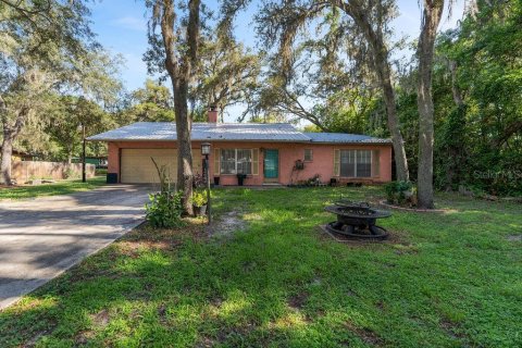 House in Zephyrhills, Florida 2 bedrooms, 136.57 sq.m. № 2229571 - photo 3