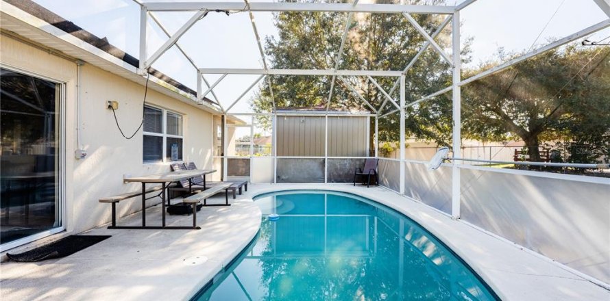 House in Kissimmee, Florida 3 bedrooms, 148.83 sq.m. № 2427648