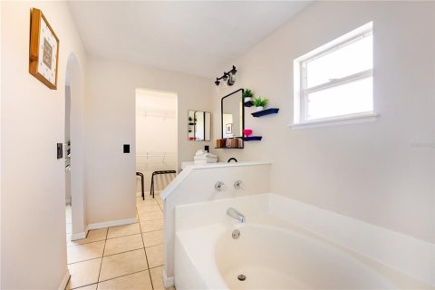 House in Kissimmee, Florida 3 bedrooms, 148.83 sq.m. № 2427648 - photo 7