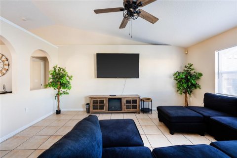 House in Kissimmee, Florida 3 bedrooms, 148.83 sq.m. № 2427648 - photo 18