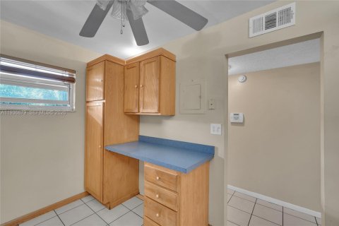 Copropriété à louer à Coral Springs, Floride: 2 chambres, 91.97 m2 № 1999259 - photo 7