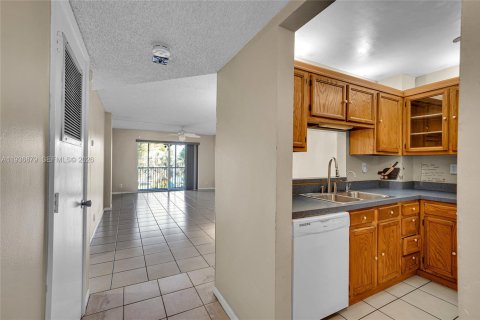 Copropriété à louer à Coral Springs, Floride: 2 chambres, 91.97 m2 № 1999259 - photo 3